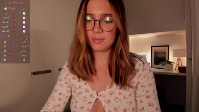 Gallery image thumbnail from cutee's myfreecams stream on, 11/25/2024, 08:50 image 16 of 20