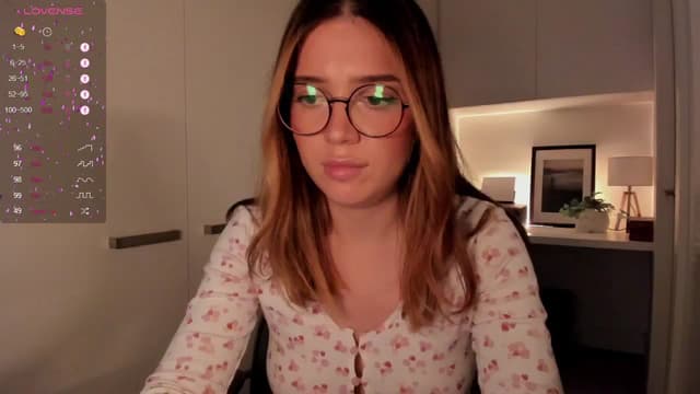 Gallery image thumbnail from cutee's myfreecams stream on, 11/25/2024, 08:50 image 13 of 20