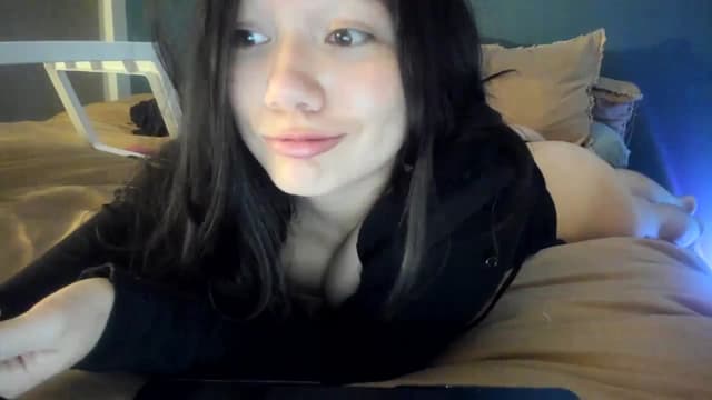 Gallery image thumbnail from imava's myfreecams stream on, 01/24/2024, 11:39 image 6 of 20