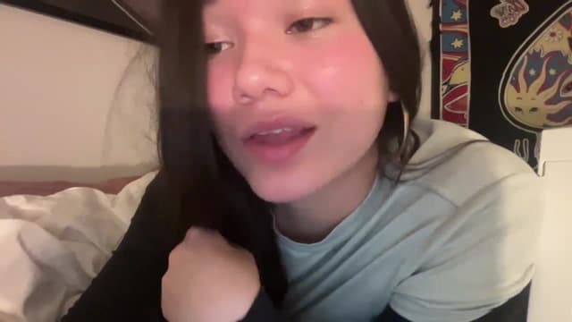 Gallery image thumbnail from imava's myfreecams stream on, 03/31/2024, 07:45 image 12 of 20
