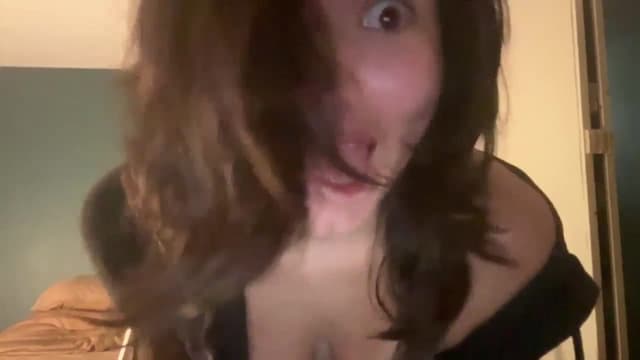 Gallery image thumbnail from imava's myfreecams stream on, 04/26/2024, 19:53 image 8 of 20