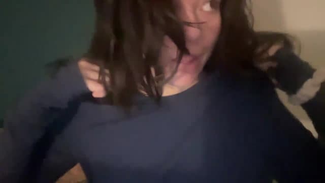 Gallery image thumbnail from imava's myfreecams stream on, 04/29/2024, 19:34 image 17 of 20