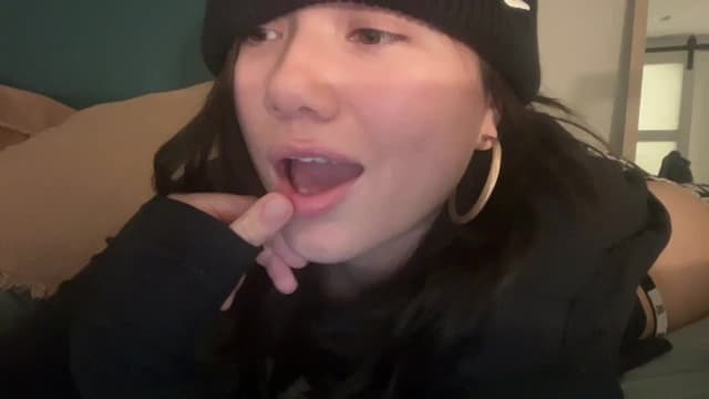 Gallery image thumbnail from imava's myfreecams stream on, 06/04/2024, 07:47 image 17 of 20