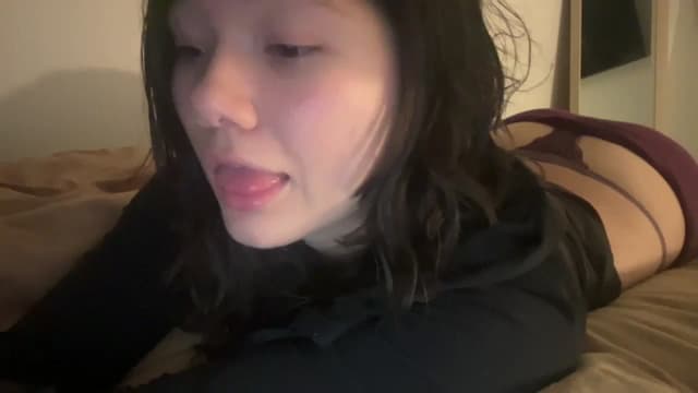 Gallery image thumbnail from imava's myfreecams stream on, 06/26/2024, 08:35 image 12 of 20