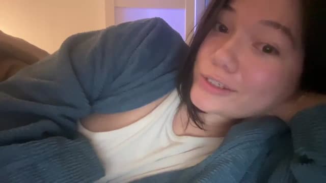 Gallery image thumbnail from imava's myfreecams stream on, 06/27/2024, 10:54 image 16 of 20