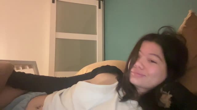 Gallery image thumbnail from imava's myfreecams stream on, 08/19/2024, 24:17 image 6 of 20