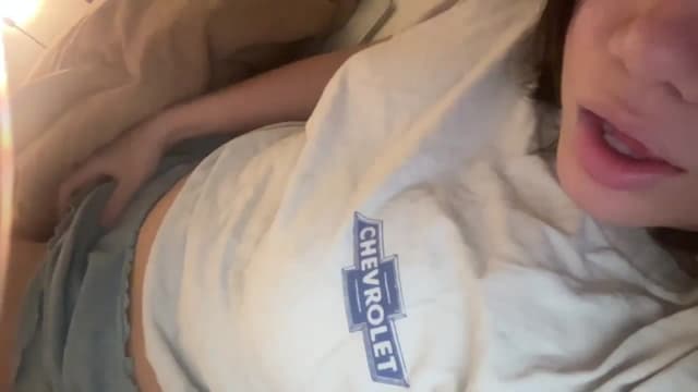 Gallery image thumbnail from imava's myfreecams stream on, 09/13/2024, 06:47 image 6 of 20