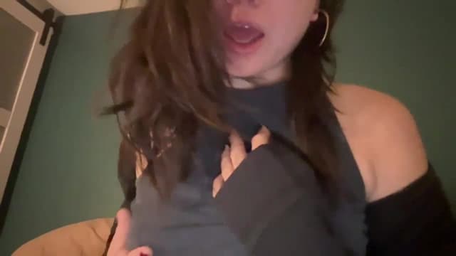 Gallery image thumbnail from imava's myfreecams stream on, 09/19/2024, 23:25 image 14 of 20