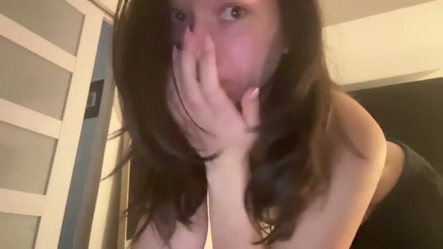 Gallery image thumbnail from imava's myfreecams stream on, 10/28/2024, 21:27 image 15 of 20