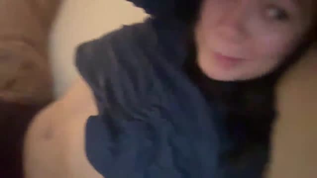 Gallery image thumbnail from imava's myfreecams stream on, 12/16/2024, 05:01 image 17 of 20
