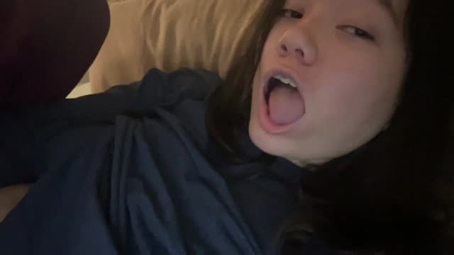 Gallery image thumbnail from imava's myfreecams stream on, 12/16/2024, 07:17 image 5 of 20