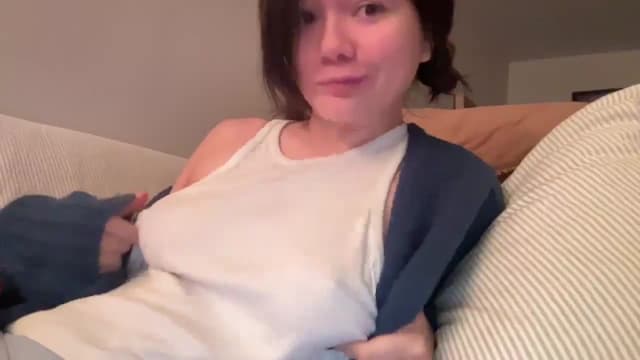Gallery image thumbnail from imava's myfreecams stream on, 11/05/2025, 21:54 image 12 of 20