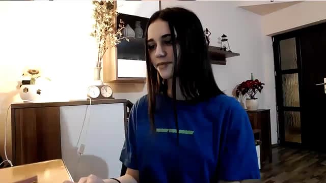 Gallery image thumbnail from kllLr's myfreecams stream on, 12/27/2024, 21:24 image 6 of 20