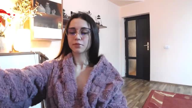 Gallery image thumbnail from kllLr's myfreecams stream on, 12/31/2024, 21:43 image 15 of 20
