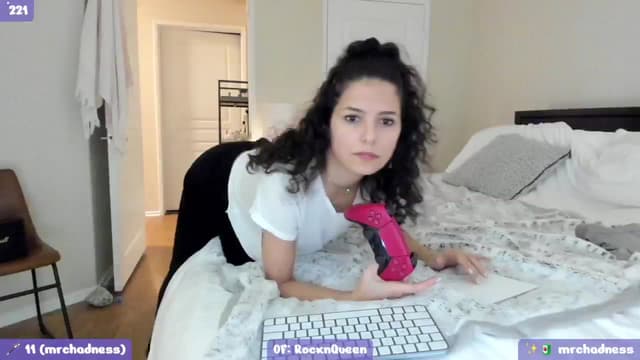 Gallery image thumbnail from litty's myfreecams stream on, 01/22/2024, 04:33 image 12 of 20