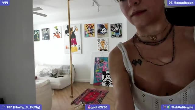 Gallery image thumbnail from litty's myfreecams stream on, 04/10/2024, 24:18 image 14 of 20