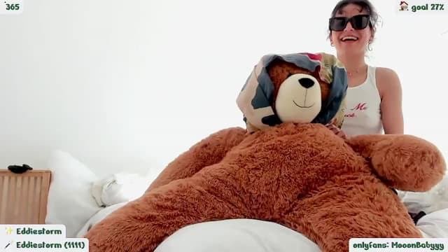 Gallery image thumbnail from litty's myfreecams stream on, 04/28/2024, 24:53 image 4 of 20