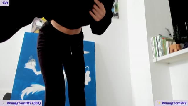 Gallery image thumbnail from litty's myfreecams stream on, 05/25/2024, 23:14 image 10 of 20