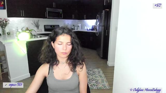 Gallery image thumbnail from litty's myfreecams stream on, 08/03/2025, 04:21 image 16 of 20