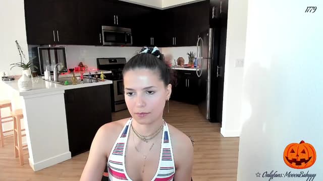 Gallery image thumbnail from litty's myfreecams stream on, 10/03/2025, 02:24 image 5 of 20