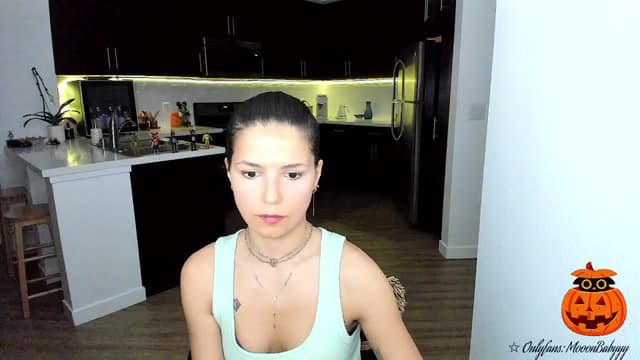 Gallery image thumbnail from litty's myfreecams stream on, 10/04/2025, 04:38 image 14 of 20