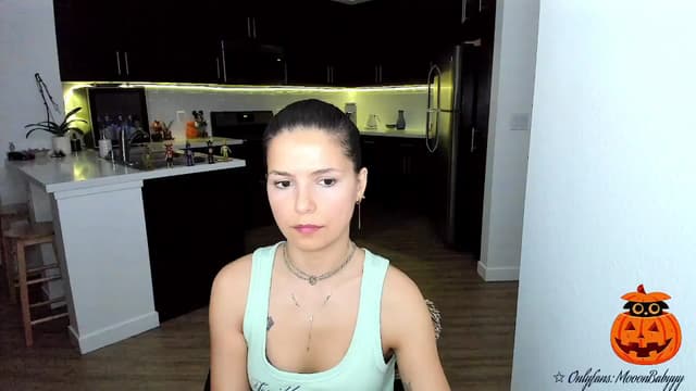 Gallery image thumbnail from litty's myfreecams stream on, 10/04/2025, 04:58 image 12 of 20