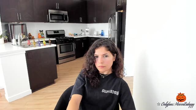Gallery image thumbnail from litty's myfreecams stream on, 10/10/2025, 24:05 image 1 of 20