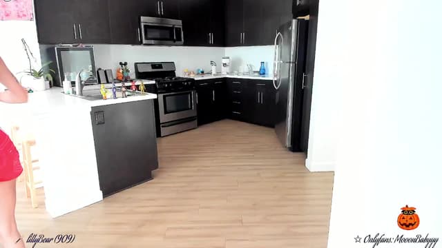 Gallery image thumbnail from litty's myfreecams stream on, 10/18/2025, 24:06 image 16 of 20
