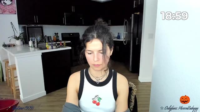 Gallery image thumbnail from litty's myfreecams stream on, 10/18/2025, 04:49 image 5 of 20