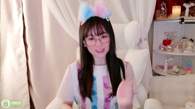 Gallery image thumbnail from meows's myfreecams stream on, 03/17/2024, 06:09 image 14 of 20