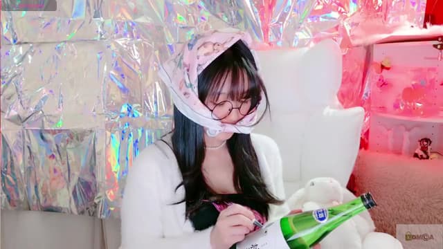 Gallery image thumbnail from meows's myfreecams stream on, 03/23/2024, 07:53 image 5 of 20