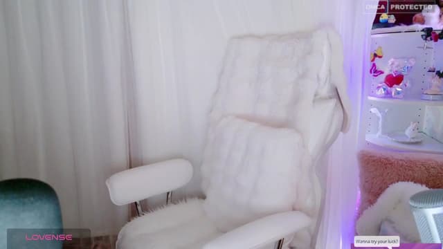 Gallery image thumbnail from meows's myfreecams stream on, 04/20/2024, 04:57 image 12 of 20