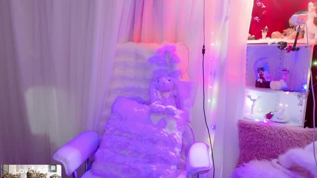 Gallery image thumbnail from meows's myfreecams stream on, 04/28/2024, 05:43 image 1 of 20