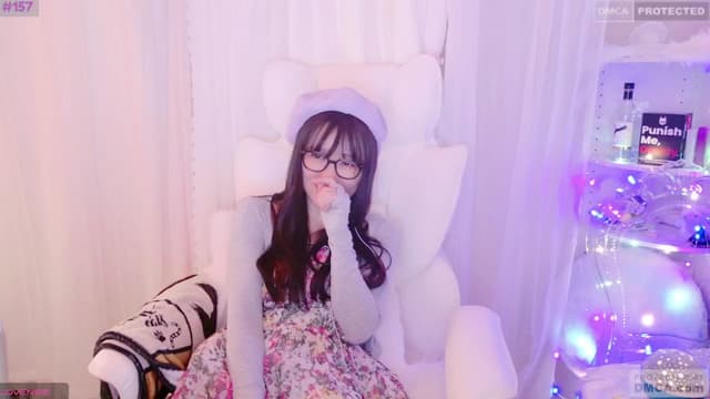Gallery image thumbnail from meows's myfreecams stream on, 08/04/2024, 07:27 image 8 of 20