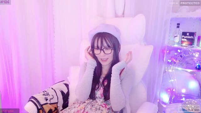 Gallery image thumbnail from meows's myfreecams stream on, 08/04/2024, 07:27 image 10 of 20
