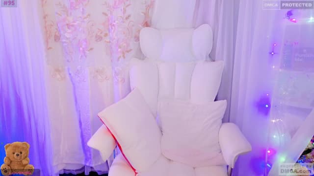 Gallery image thumbnail from meows's myfreecams stream on, 08/18/2024, 05:12 image 17 of 20