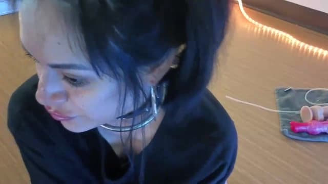 Gallery image thumbnail from nella's myfreecams stream on, 05/26/2026, 17:03 image 2 of 20