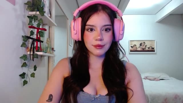 Gallery image thumbnail from nnina's myfreecams stream on, 04/20/2025, 10:13 image 20 of 20