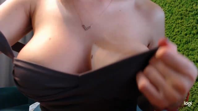 Gallery image thumbnail from oxxxy's myfreecams stream on, 12/04/2022, 16:30 image 19 of 20
