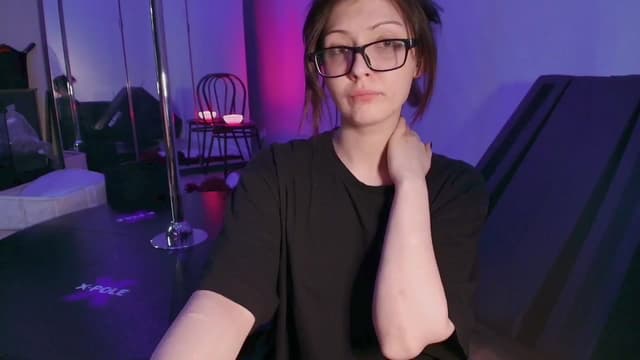 Gallery image thumbnail from room6's myfreecams stream on, 09/27/2025, 05:18 image 1 of 20