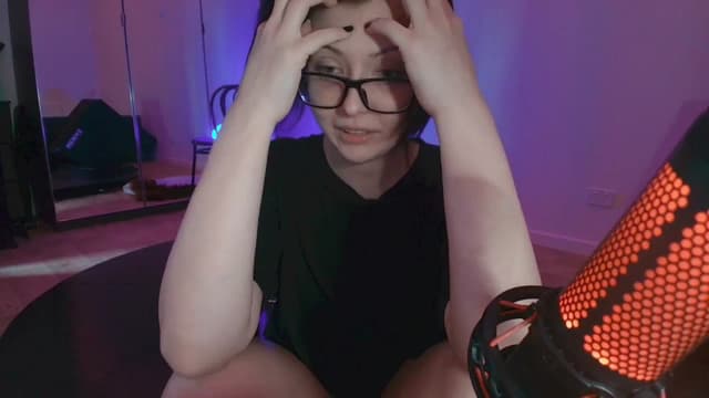Gallery image thumbnail from room6's myfreecams stream on, 09/27/2025, 05:52 image 14 of 20