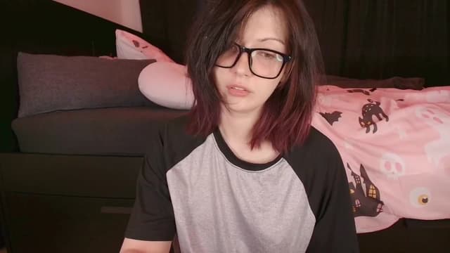 Gallery image thumbnail from room6's myfreecams stream on, 09/28/2025, 02:33 image 6 of 20