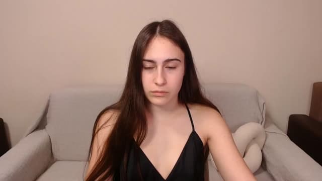 Gallery image thumbnail from ulohu's myfreecams stream on, 04/01/2025, 22:13 image 4 of 20