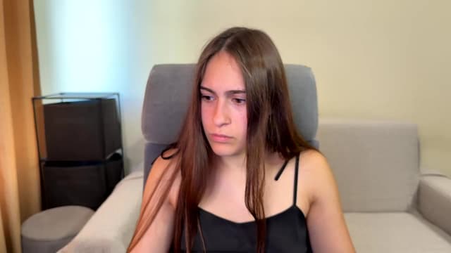 Gallery image thumbnail from ulohu's myfreecams stream on, 07/15/2025, 16:38 image 14 of 20