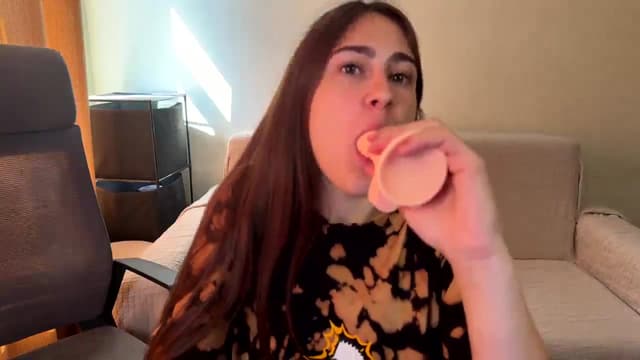 Gallery image thumbnail from ulohu's myfreecams stream on, 08/04/2025, 08:11 image 6 of 20