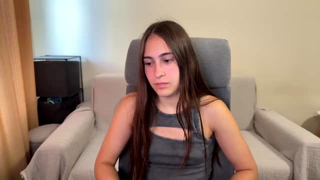 Gallery image thumbnail from ulohu's myfreecams stream on, 08/19/2025, 14:33 image 15 of 20