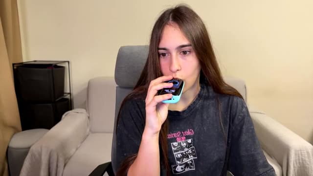 Gallery image thumbnail from ulohu's myfreecams stream on, 11/05/2025, 18:29 image 2 of 20