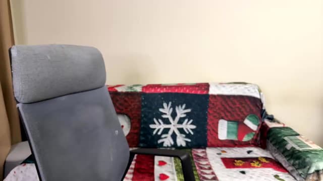 Gallery image thumbnail from ulohu's myfreecams stream on, 12/17/2025, 18:37 image 3 of 20
