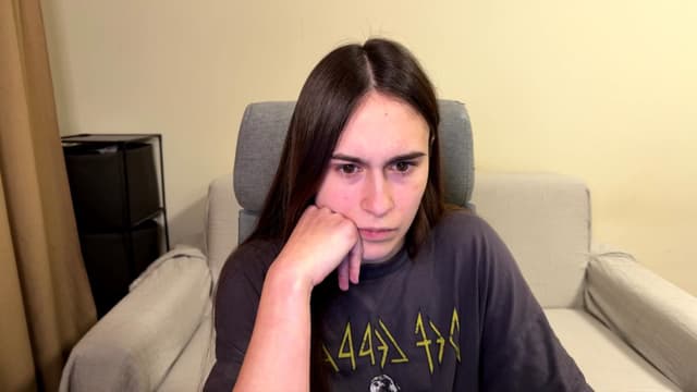 Gallery image thumbnail from ulohu's myfreecams stream on, 03/31/2026, 04:21 image 1 of 20