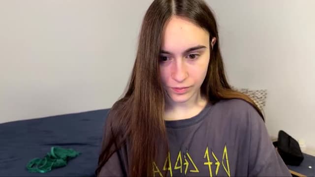 Gallery image thumbnail from ulohu's myfreecams stream on, 04/20/2026, 23:37 image 17 of 20
